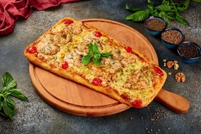 Пицца с курицей	